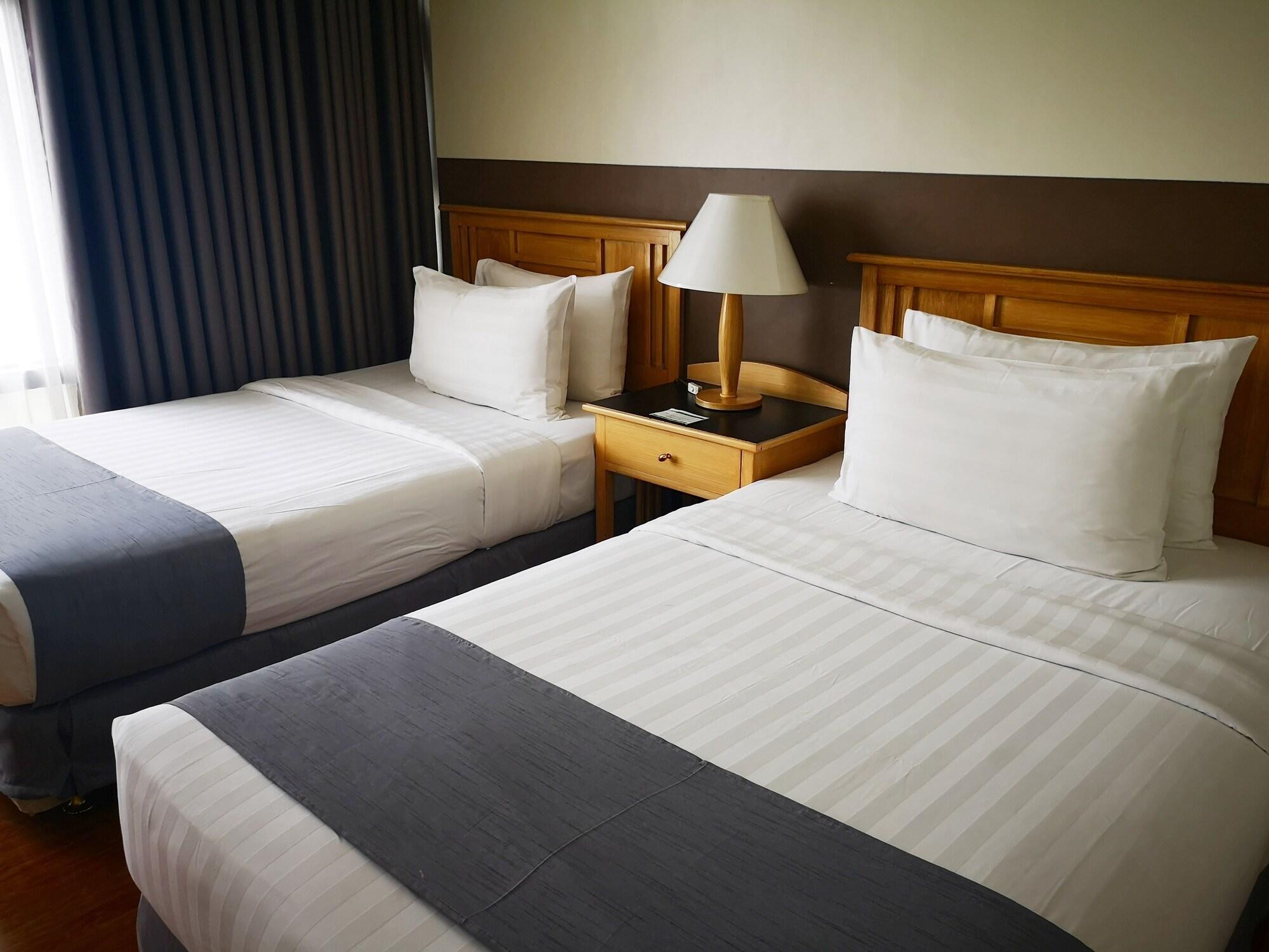 Infinity Tower Suites Makati City Exterior photo