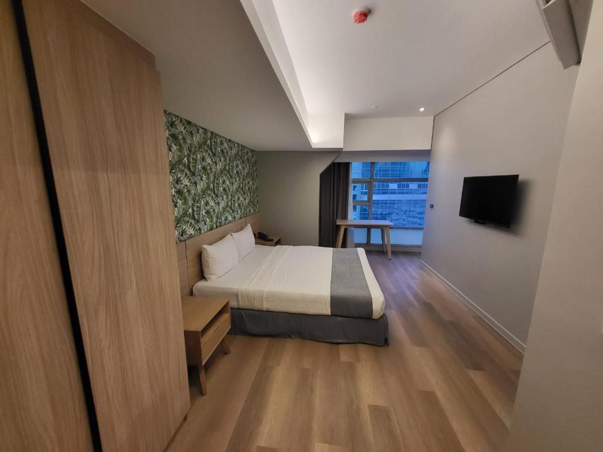 Infinity Tower Suites Makati City Exterior photo