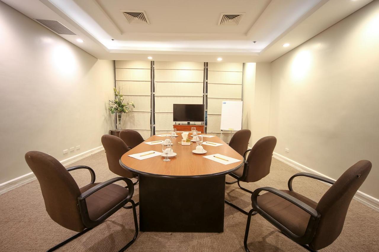Infinity Tower Suites Makati City Exterior photo