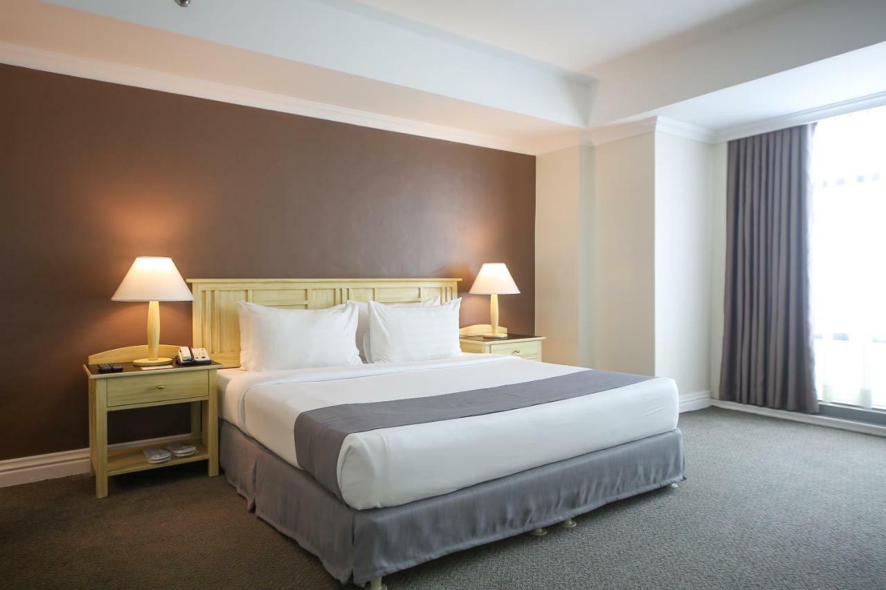 Infinity Tower Suites Makati City Exterior photo