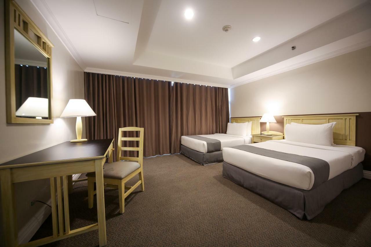 Infinity Tower Suites Makati City Exterior photo